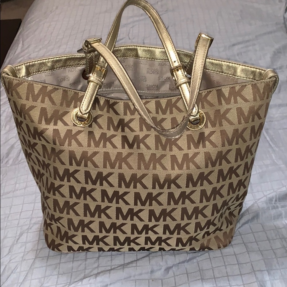Micheal kors shoulder bag